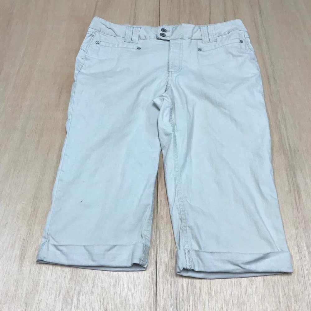 faded glory women capri shorts cream size 16